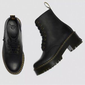 Dr. Martens SHRIVER HI WOMEN'S WYOMING LEATHER HEELED BOOTS